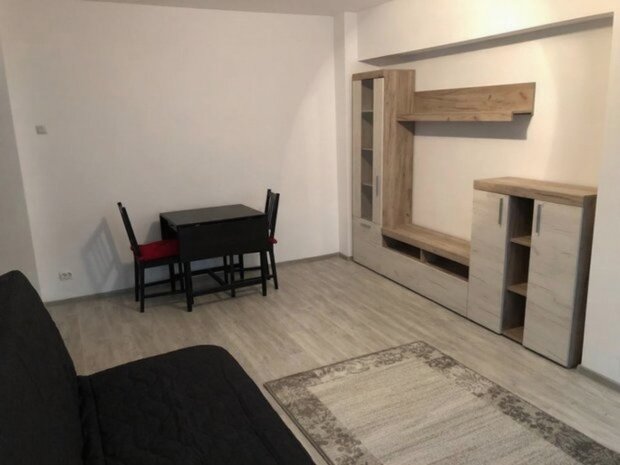 Ion Mihalache, garsoniera spatioasa 40mp, 2/10 mobilata & utilata